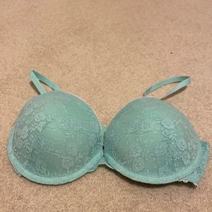 BCBG Generation light blue lace bra size 36C